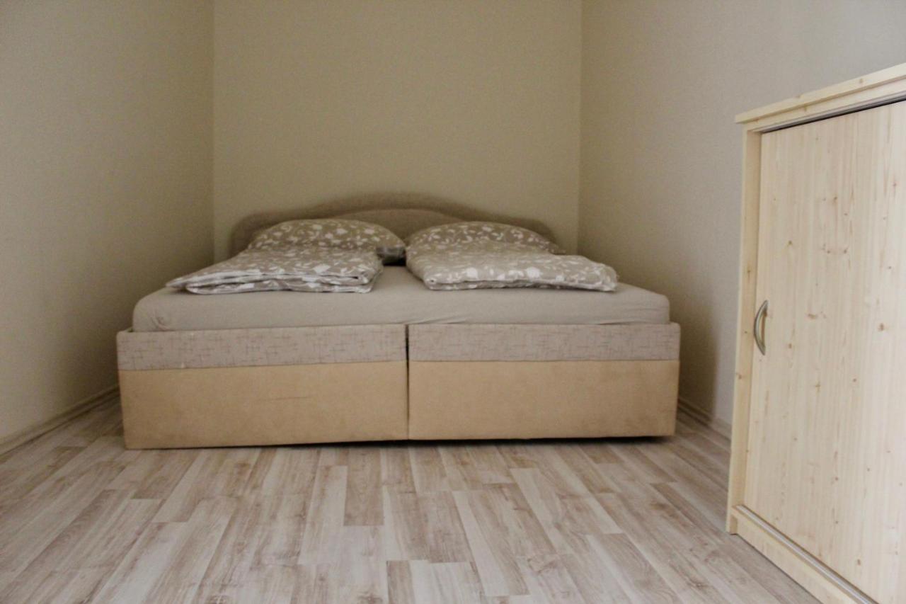 希欧福克Medlin Apartman公寓 外观 照片